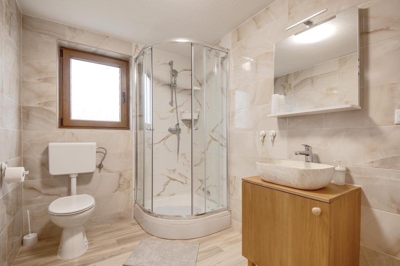 Apartment Stone And Wood Cetingrad Exterior photo